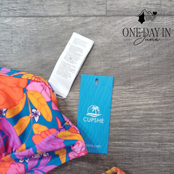 Cupshe Ruffle Shoulder Bikini Swimsuit Size S - Picture 4 of 7